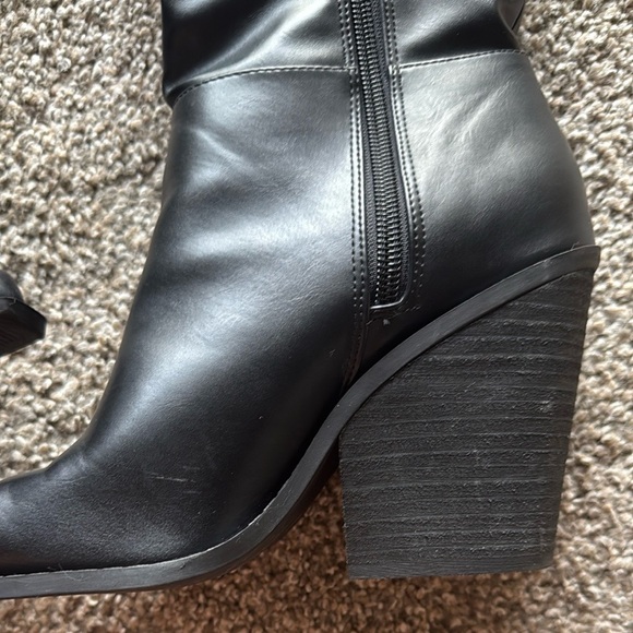 Charles By Charles David Black Heeled Boots - Picture 5 of 8